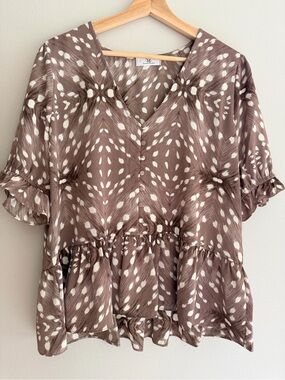 Women’s Taupe Printed V-Neck Ruffle Peplum Top